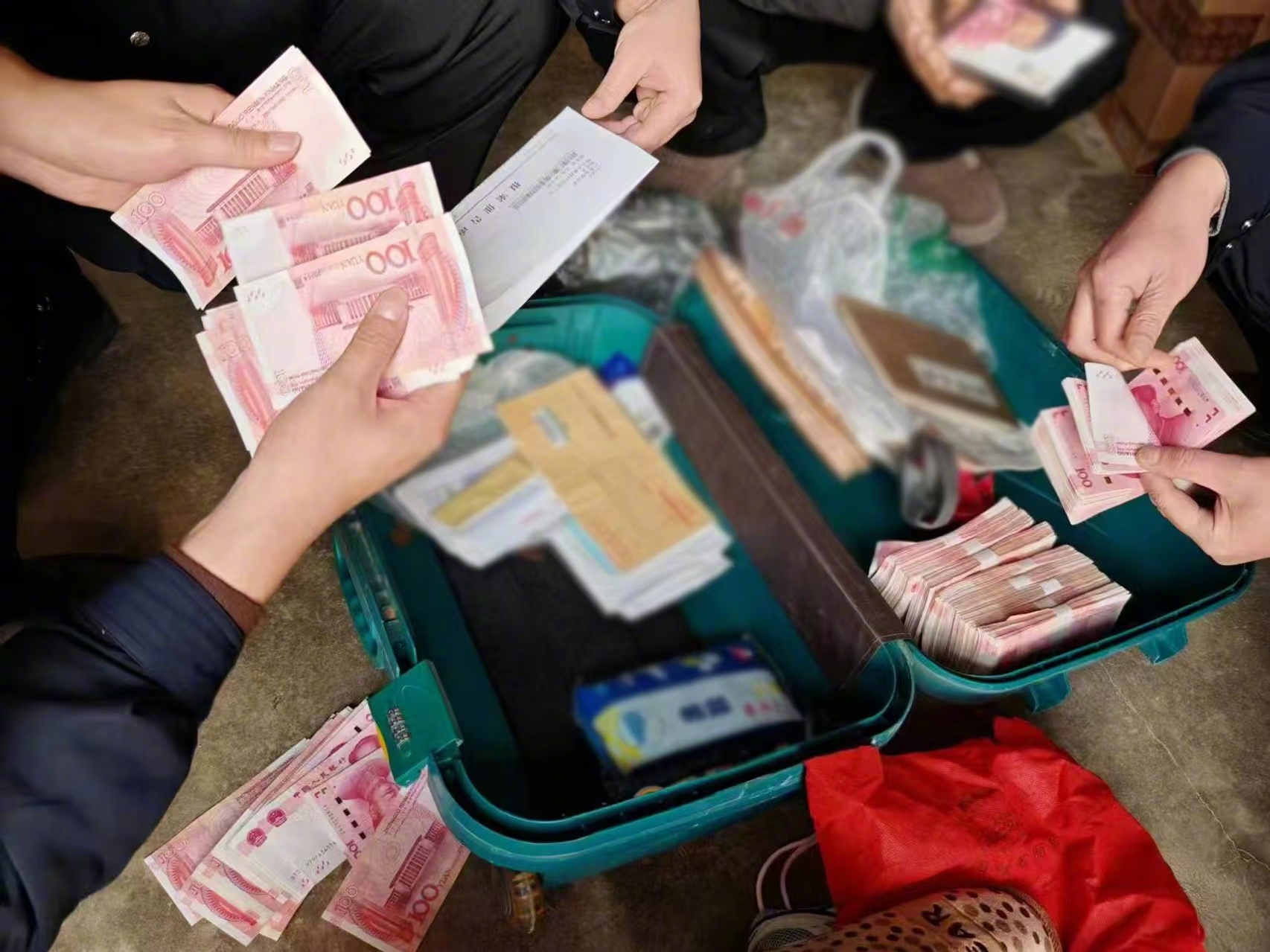 最新带现金几十万能过安检方法分析(最方便真实的桐乡携带现金过安检有具体规定吗方法)